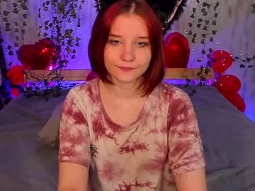 girl
        lilymirage cam image #60988