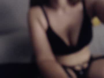 couple
        msadams cam image #90427