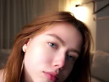 girl
        who_s_there cam image #250618