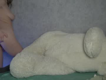 girl
        julia_cristal cam image #21029