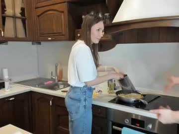 couple
        marivanna_ cam image #81410