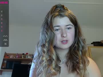 girl
        bunny_2_0 cam image #79949