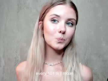 girl
        steffanie_blue cam image #121147