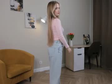 girl
        dawnbullins cam image #256611
