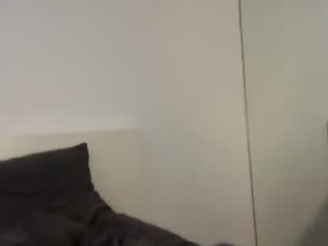 girl
        emillyyyx cam image #247550