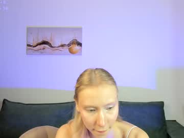girl
        shine_nansy cam image #228715