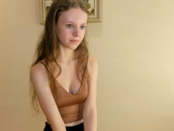 girl
        maryrogersa cam image #109113