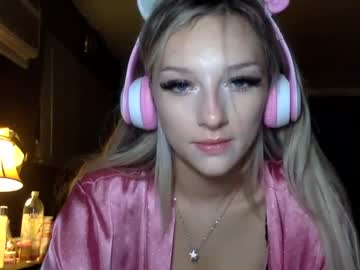 girl
        katlatte cam image #132150