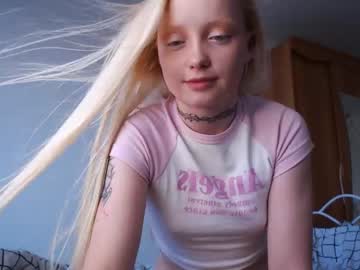 girl
        _drammasqueen_ cam image #184085