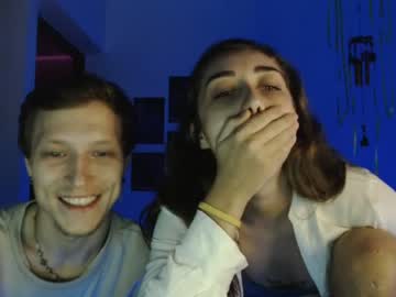 couple
        flloopy cam image #117535