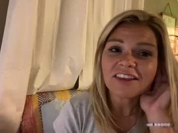 girl
        bayybaee21 cam image #202332