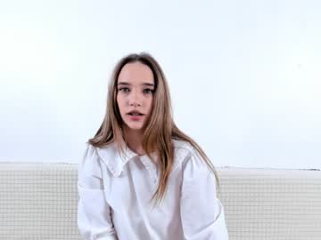 girl
        milana_gross cam image #83818