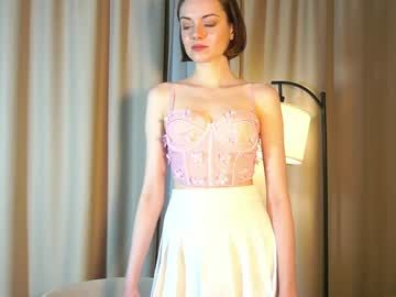girl
        flowers_jane cam image #217520