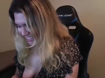 girl
        virgngirl cam image #156376