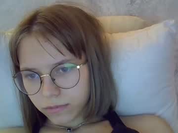 girl
        the_partisan cam image #153946