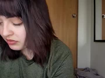girl
        suiimi cam image #253240