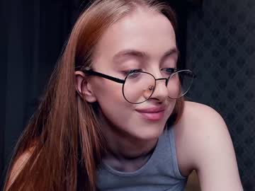 girl
        elenecady cam image #169745